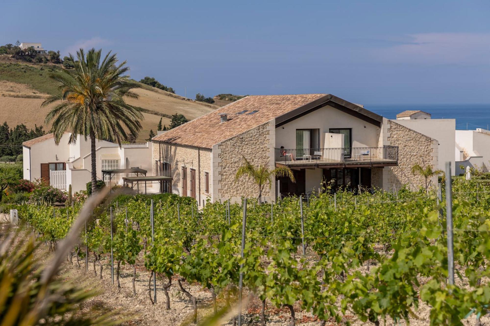 ריאלמונטה Borgo Giallonardo Wine Relais מראה חיצוני תמונה