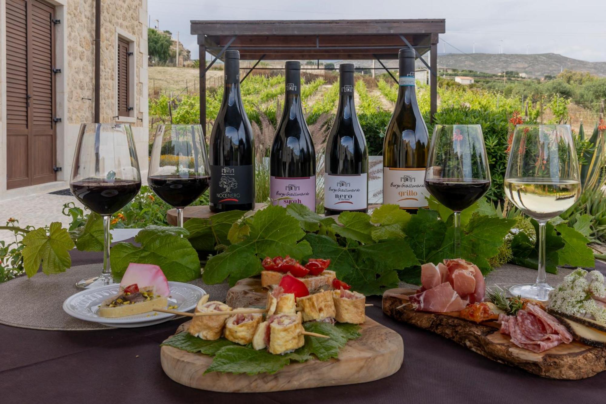 ריאלמונטה Borgo Giallonardo Wine Relais מראה חיצוני תמונה