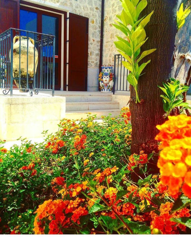 ריאלמונטה Borgo Giallonardo Wine Relais מראה חיצוני תמונה